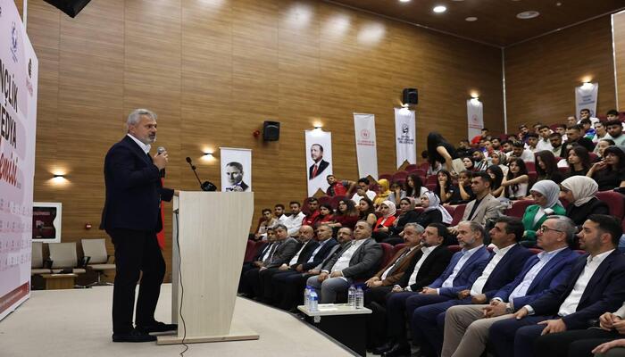 BAŞKAN ÖNTÜRK MEDYA VE GENÇLİK AKADEMİSİ SERTİFİKA TÖRENİNE KATILDI!
