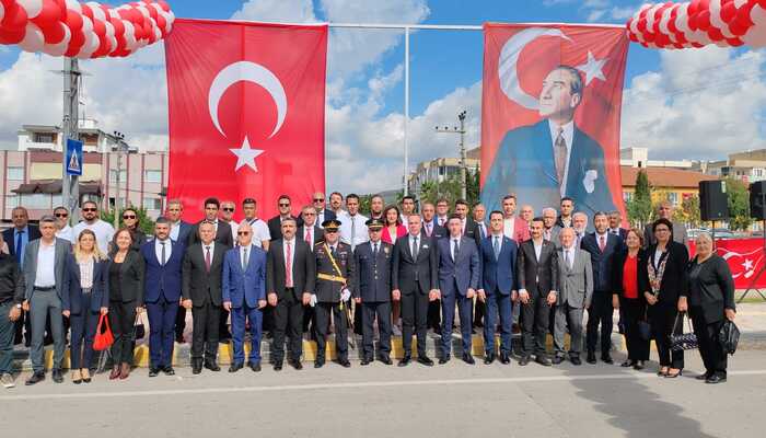 ERZİN’DE CUMHURİYET BAYRAMININ 102.YILI COŞKUYLA KUTLANDI!