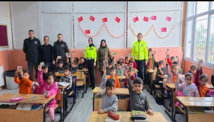 ÖĞRENCİLERE TRAFİK FAALİYETLERİ EĞİTİMİ!