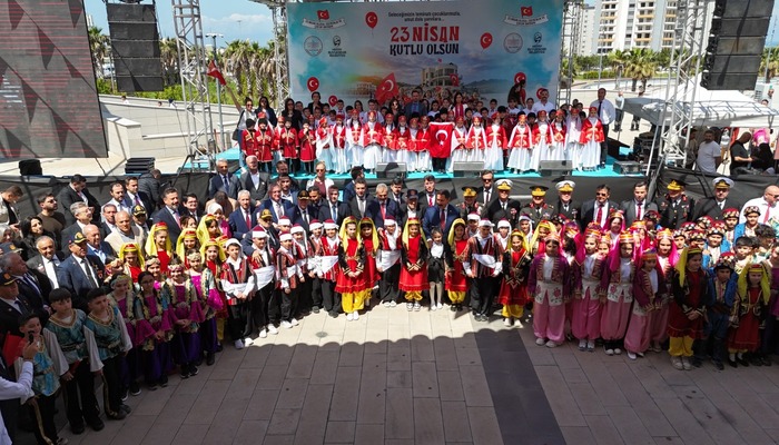 BAŞKAN ÖNTÜRK, 23 NİSAN’I ÇOCUKLARLA KUTLADI!